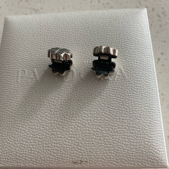 Authentic Pandora Heart Petals clips - Picture 2 of 2